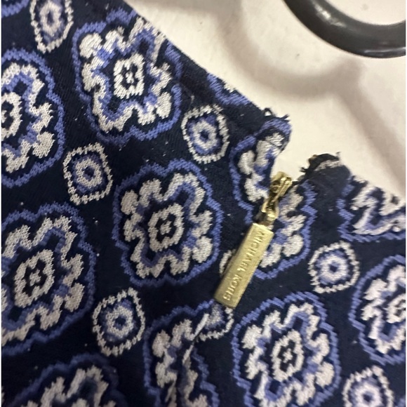 Michael Kors Blue flower
Sleeveless dress .Size women's Xl. - Picture 7 of 7